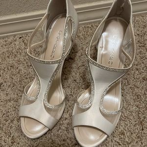 Caparros Jessica T Strap Embellish Stilettos size 9.5